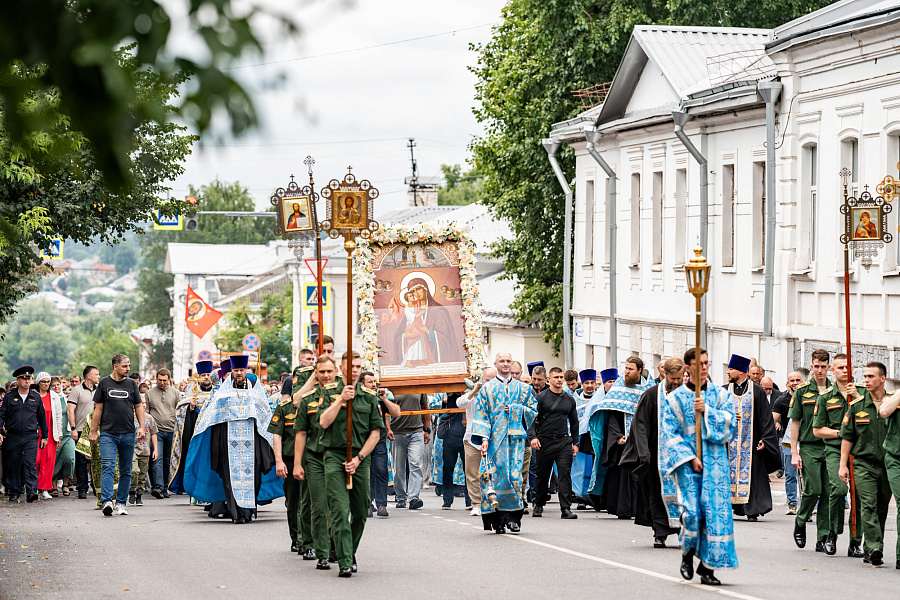Архиерейское богослужение в соборе Николы Белого города Серпухова